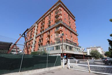 3 LOCALI A MONTESILVANO