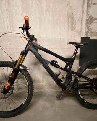 Santa Cruz Nomad Full Carbon