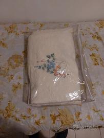 Coperta copriletto matrimoniale ricamato a mano
