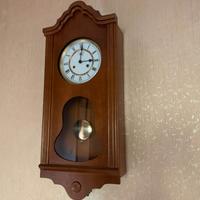 PENDOLO IN LEGNO A CARICA MANUALE