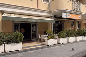 Attività / Licenza di 90 m² con 3 locali a Acerra