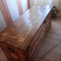Cassapanca in legno vecchio