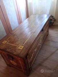 Cassapanca in legno vecchio