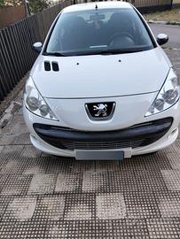 Peugeot 206 plus anno 2012 GPL adatta per neopaten