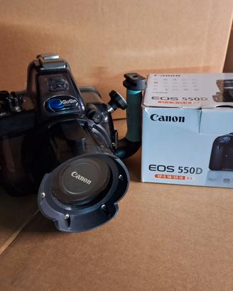 Custodia subacquea con macchina fotografica Canon