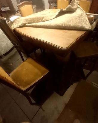 sala completa di 100 anni