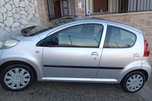 PEUGEOT 107 GRIGIA CARROZZERIA E MOTORE PERFETTI
