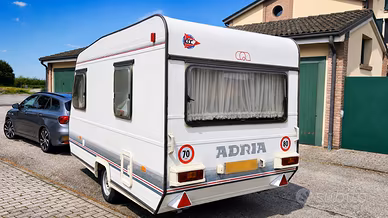 Roulotte Adria Optima 4070 TO + veranda completa