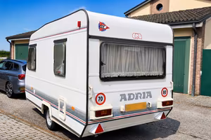 Roulotte Adria Optima 4070 TO + veranda completa