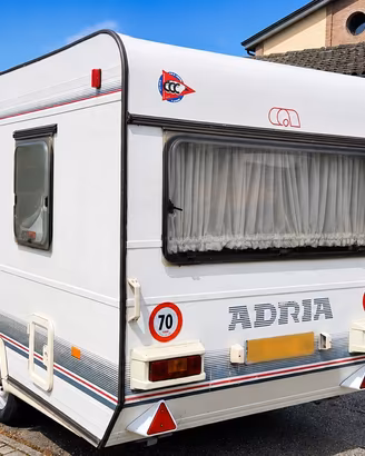 Roulotte Adria Optima 4070 TO + veranda completa