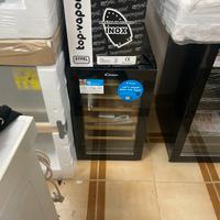 Cantina vino nuove con piccoli difetti estetico