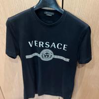 T-shirt Versace black and white logo