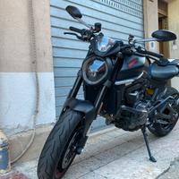 Ducati monster 937+