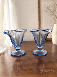 Coppia coppe gelato vintage in vetro blu ondulato
