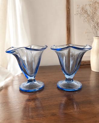 Coppia coppe gelato vintage in vetro blu ondulato
