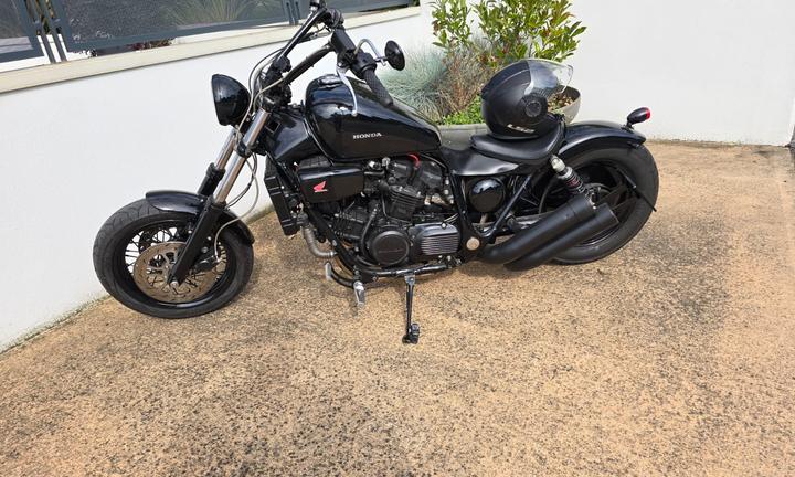 Honda vf 750 magnum custom