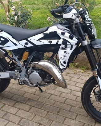 Husqvarna sm 125 2t  cambio elettronico 