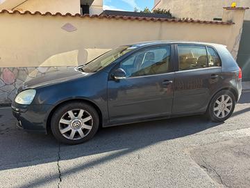 Volkswagen golf 2.0 150 cv benzina vend o permuto