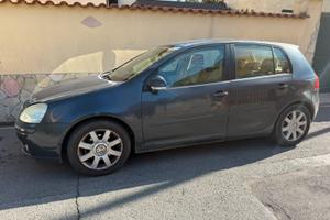 Volkswagen golf 2.0 150 cv benzina vend o permuto