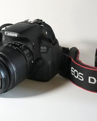 Canon EOS 650D + EF-S 18-55 mm IS II - come nuova
