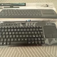 Tastiera Logitech Wireless con touchpad integrato