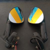 specchietti con frecce 