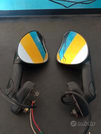 specchietti con frecce 