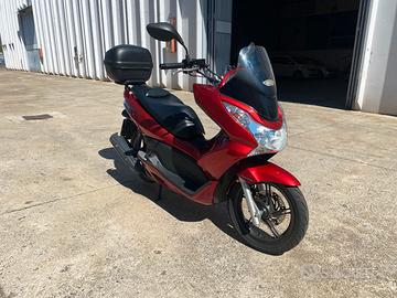 Honda pcx 150 solo 2000 km