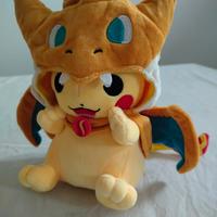Peluche Pikachu travestito da Charizard Y Cosplay