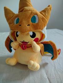 Peluche Pikachu travestito da Charizard Y Cosplay