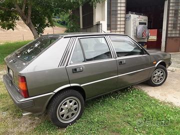 lancia delta lx