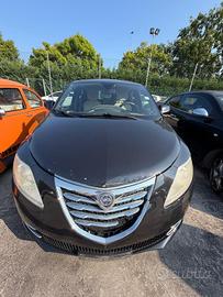 LANCIA Y DEL 2012 PER RICAMBI