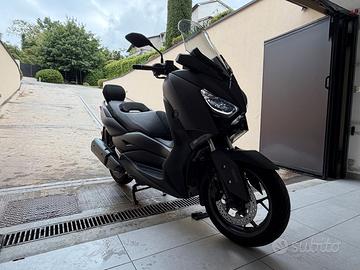 Yamaha XMAX 300 ABS – 2021. Solo 2700Km