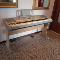Pianoforte digitale YAMAHA Portable Grand DGX-620