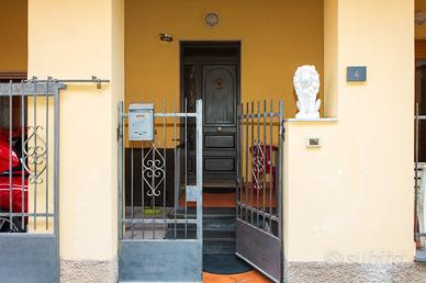 Casa indipendente-terrazzi 49-376