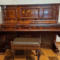 pianoforte verticale in noce