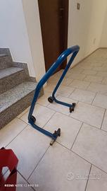 Alza moto anteriore o posteriore