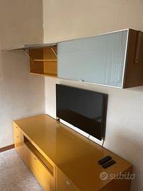 MOBILI SOGGIORNO GIALLO OPACO