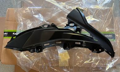 Carena centrale destra Kawasaki Versys my25