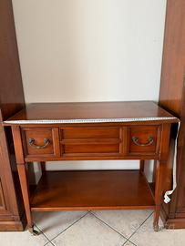 Mobiletto in legno massello con ruote e cassetto
