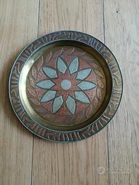 Piatto decorativo  da parete ottone e rame imciso