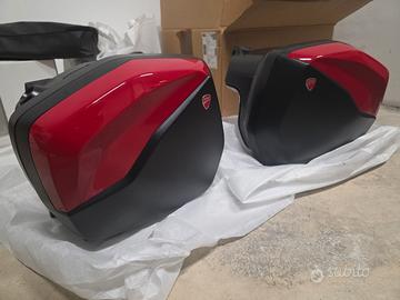 Valigie Moto Ducati Multistrada V2 con Cover rosse