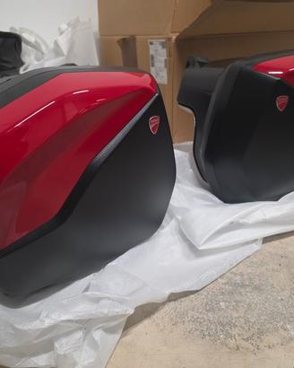 Valigie Moto Ducati Multistrada V2 con Cover rosse
