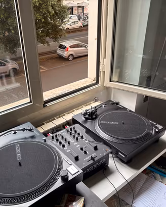 2 x Reloop RP-1000 MK2 – Giradischi DJ