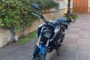 Moto Honda CB125R, 2021