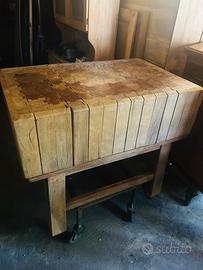 Ceppo da macellaio in legno massiccio