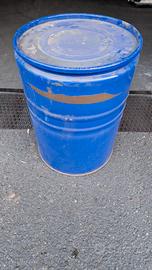 bidone blu 75L con coperchio