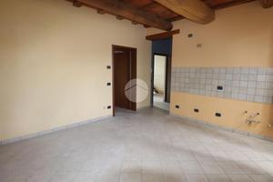 2 LOCALI A CASTEL D'ARIO