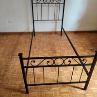 Struttura letto in ferro ( matrimoniale / 2 letti)