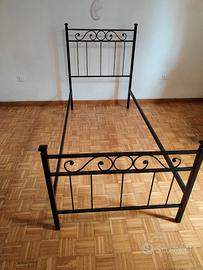 Struttura letto in ferro ( matrimoniale / 2 letti)